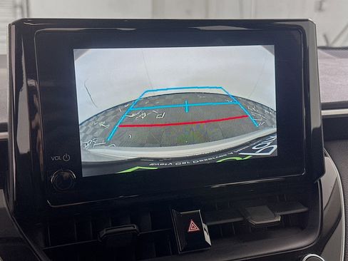 Used 2025 Toyota Corolla LE image 21