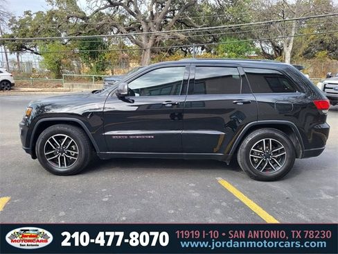Used 2020 Jeep Grand Cherokee Trailhawk image 2