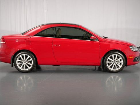 Used 2013 Volkswagen Eos Komfort FWD image 15