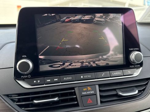 Used 2023 Nissan Altima 2.5 SV FWD image 34