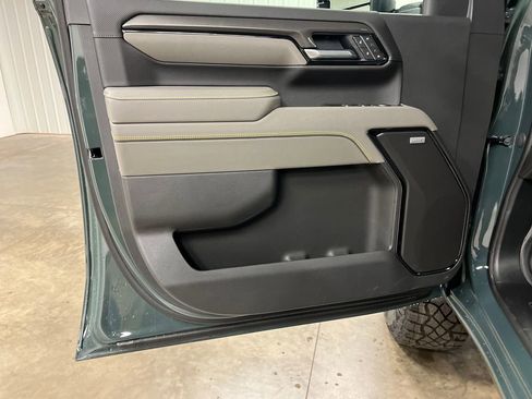 New 2026 Chevrolet Silverado 2500 ZR2 w/ LPO, Dark Essentials Package AWD/4WD image 14