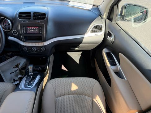 Used 2020 Dodge Journey SE image 27