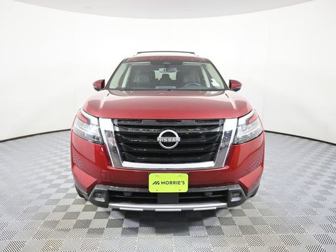 Used 2023 Nissan Pathfinder SL AWD/4WD image 10
