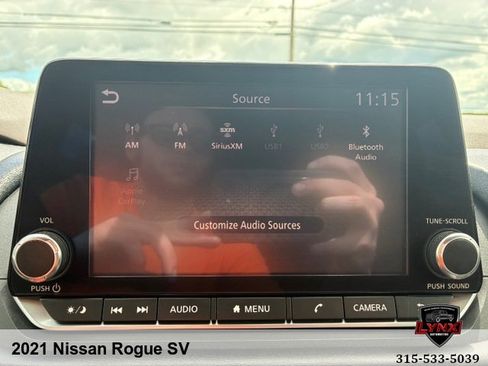 Used 2021 Nissan Rogue SV AWD/4WD image 16