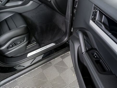 New 2026 Porsche Cayenne image 29