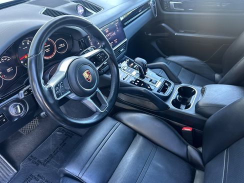 Used 2019 Porsche Cayenne image 9