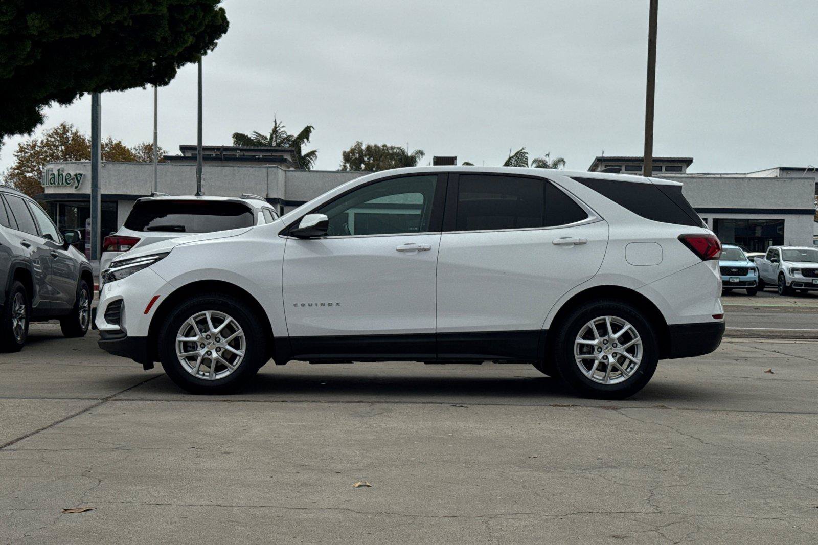 Used 2024 Chevrolet Equinox LT FWD image 9