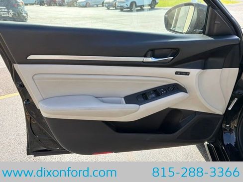 Used 2019 Nissan Altima 2.5 Platinum AWD/4WD image 25