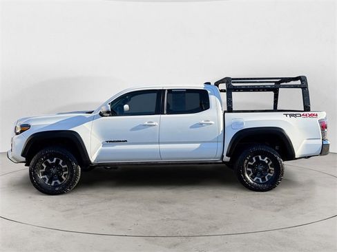 Used 2023 Toyota Tacoma TRD Off-Road image 2