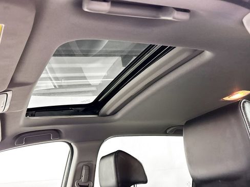 Used 2018 Honda CR-V Touring image 19