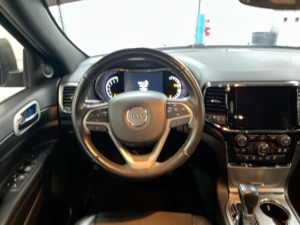 Used 2020 Jeep Grand Cherokee Altitude AWD/4WD image 11