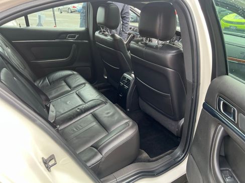 Used 2013 Lincoln MKS AWD image 24