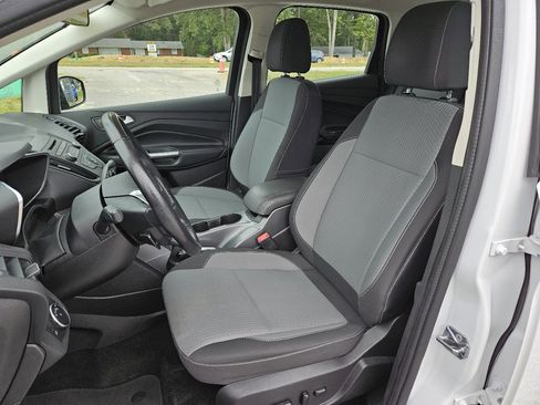 Used 2017 Ford C-MAX SE image 11