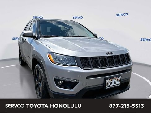 Used 2019 Jeep Compass Latitude FWD image 1