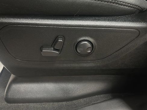 Used 2023 RAM 1500 Big Horn AWD/4WD image 16