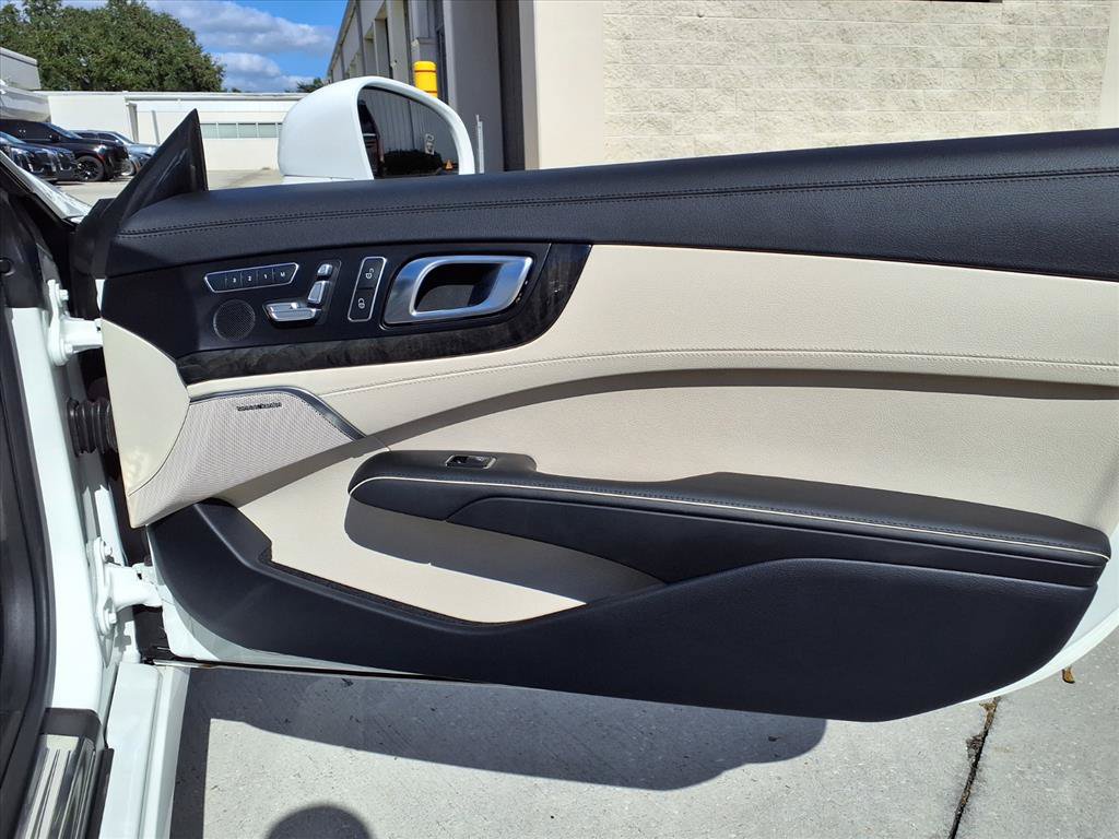 Used 2016 Mercedes-Benz SL 550 image 10