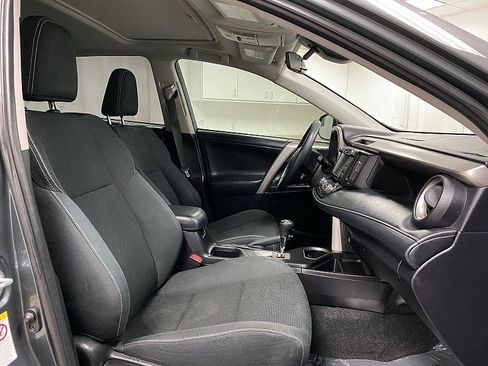 Used 2018 Toyota RAV4 XLE w/ Carpet Mat Package image 14