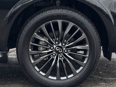 Used 2024 INFINITI QX80 Sensory image 3