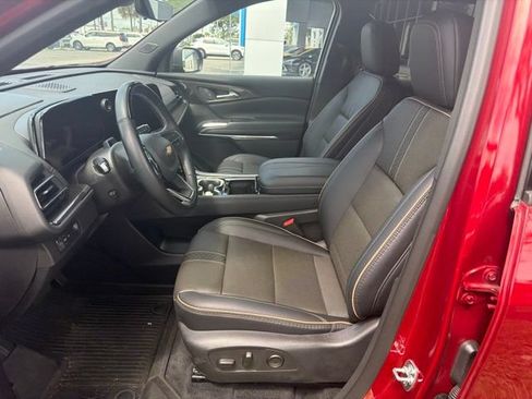 Used 2025 Chevrolet Traverse High Country w/ LPO, Floor Liner Package FWD image 8
