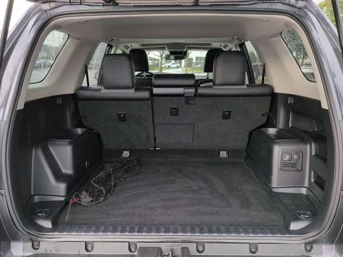Used 2022 Toyota 4Runner SR5 Premium w/ Moonroof Package RWD image 13