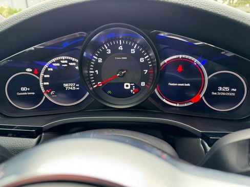 Used 2019 Porsche Cayenne image 32