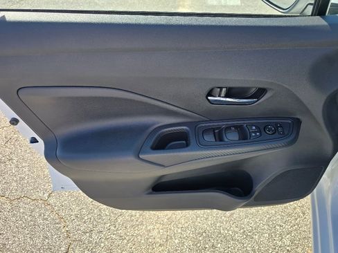 New 2025 Nissan Versa SV w/ Trunk Package FWD image 7