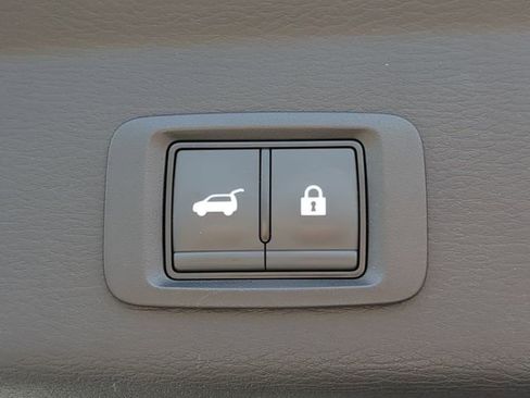 Used 2025 Mitsubishi Outlander SE FWD image 12