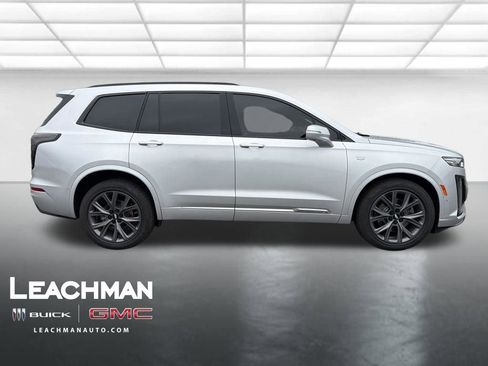 Used 2020 Cadillac XT6 Sport w/ Platinum Package AWD/4WD image 2