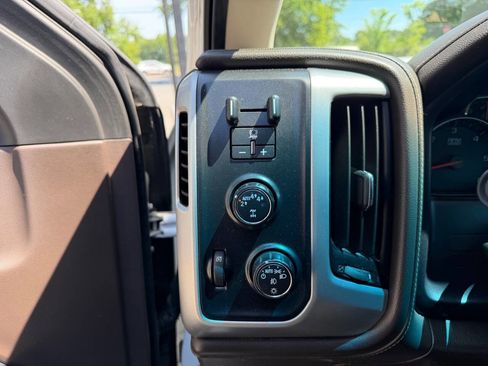 Used 2018 GMC Sierra 1500 SLT w/ Texas SLT Premium Package AWD/4WD image 10