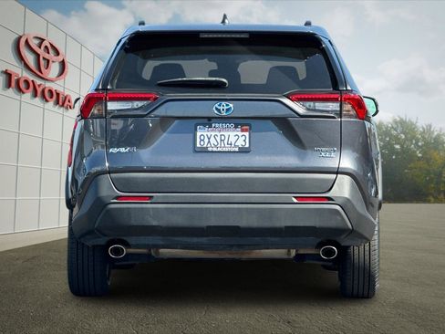 Certified 2021 Toyota RAV4 XLE w/ Convenience Package image 4
