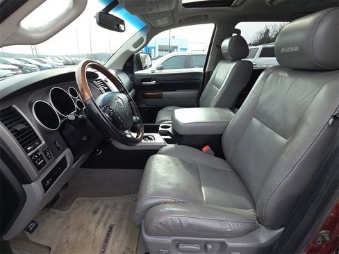 Used 2010 Toyota Tundra Limited image 16