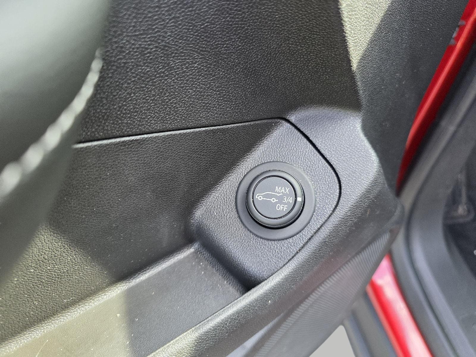 Used 2024 GMC Terrain SLT w/ Elevation Edition FWD image 11