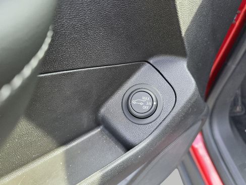 Used 2024 GMC Terrain SLT w/ Elevation Edition FWD image 11