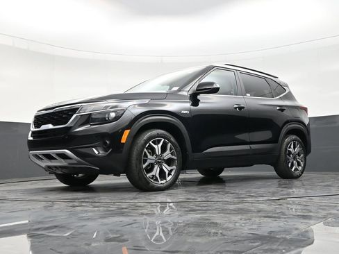 Used 2023 Kia Seltos EX image 21