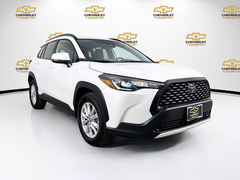 Used 2023 Toyota Corolla Cross LE w/ Moonroof Package AWD/4WD image 1