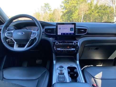 Certified 2023 Ford Explorer Limited AWD/4WD image 13