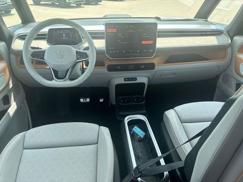 New 2025 Volkswagen ID. Buzz Pro S Plus RWD image 24