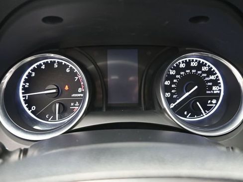 Used 2020 Toyota Camry SE image 11