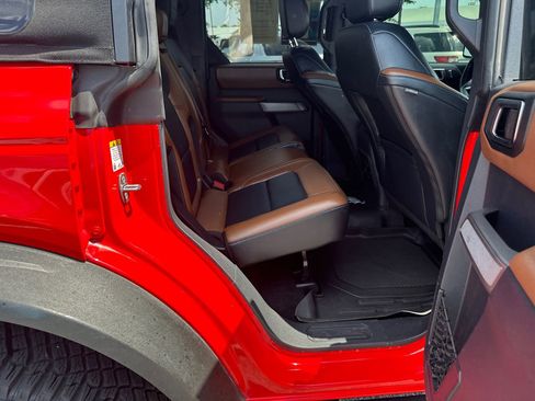 Used 2021 Ford Bronco Outer Banks w/ Sasquatch Package AWD/4WD image 15