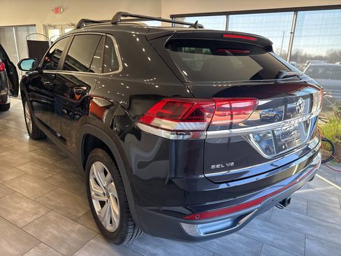 Used 2020 Volkswagen Atlas Cross Sport SEL image 38