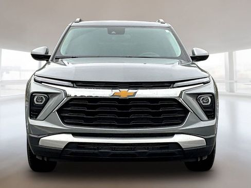 Used 2024 Chevrolet TrailBlazer LT AWD/4WD image 2