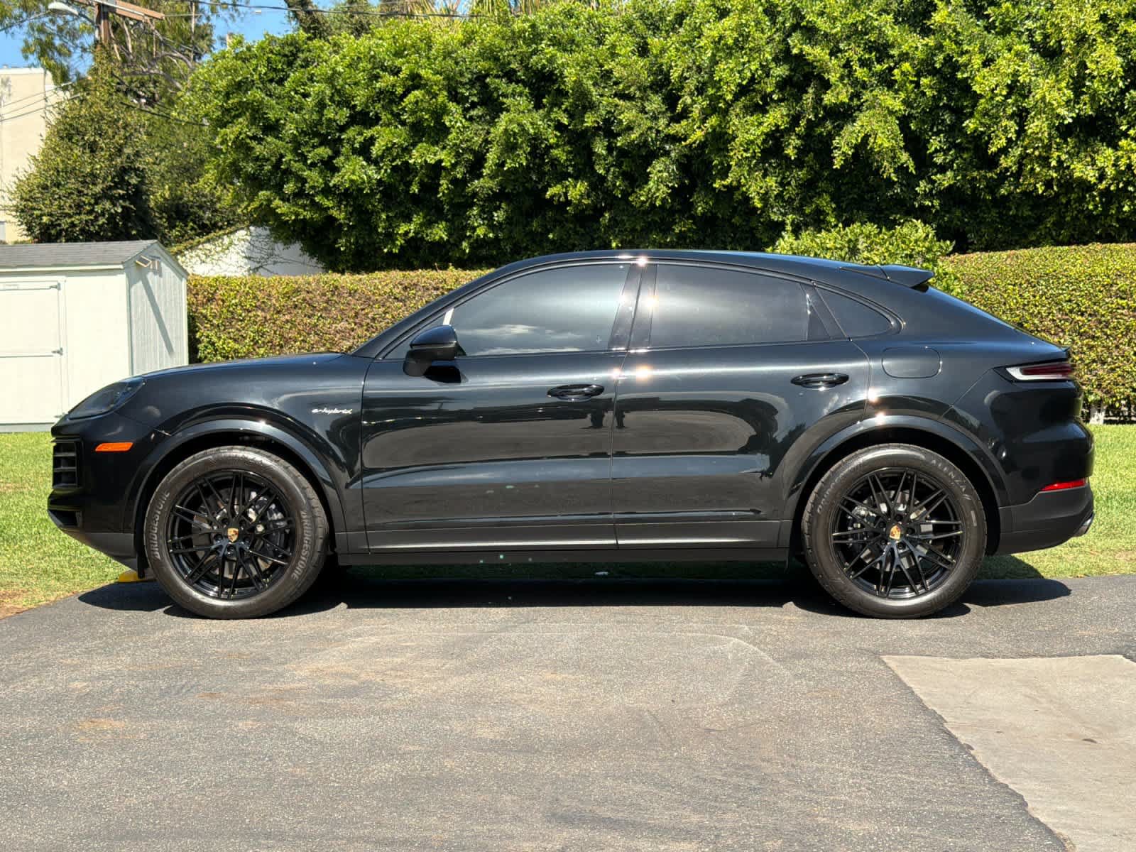 Used 2024 Porsche Cayenne Coupe AWD/4WD image 2
