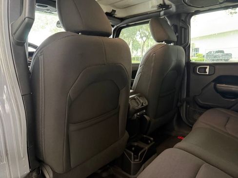 Used 2019 Jeep Wrangler Unlimited Sport S AWD/4WD image 35