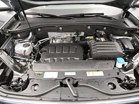 Used 2024 Volkswagen Atlas Cross Sport SE image 23