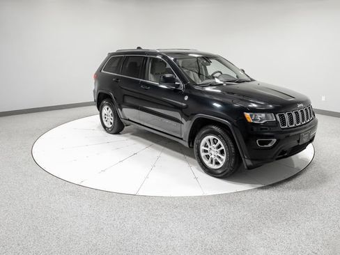 Used 2019 Jeep Grand Cherokee Laredo AWD/4WD image 29
