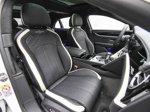Used 2025 Bentley Flying Spur Plug-In Hybrid AWD/4WD image 17