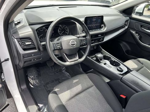 Used 2025 Nissan Rogue SV AWD/4WD image 17