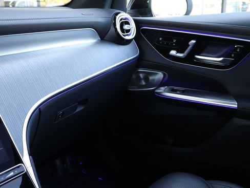 Used 2025 Mercedes-Benz GLC 300 image 42
