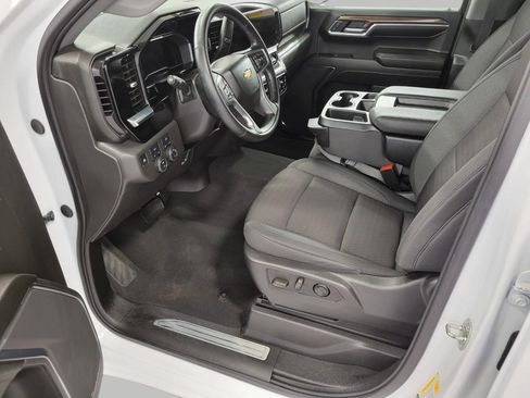 Used 2024 Chevrolet Silverado 1500 LT AWD/4WD image 9