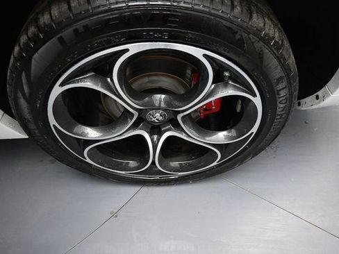 Used 2022 Alfa Romeo Stelvio Veloce image 8